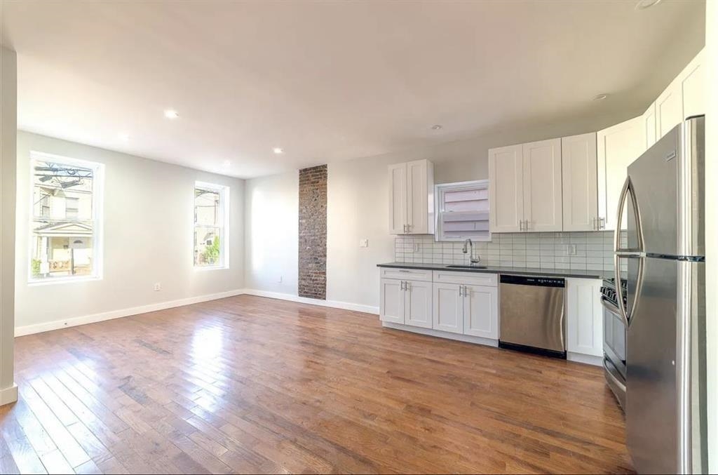 # 250016360 - For Rent in JERSEY CITY - Greenville NJ