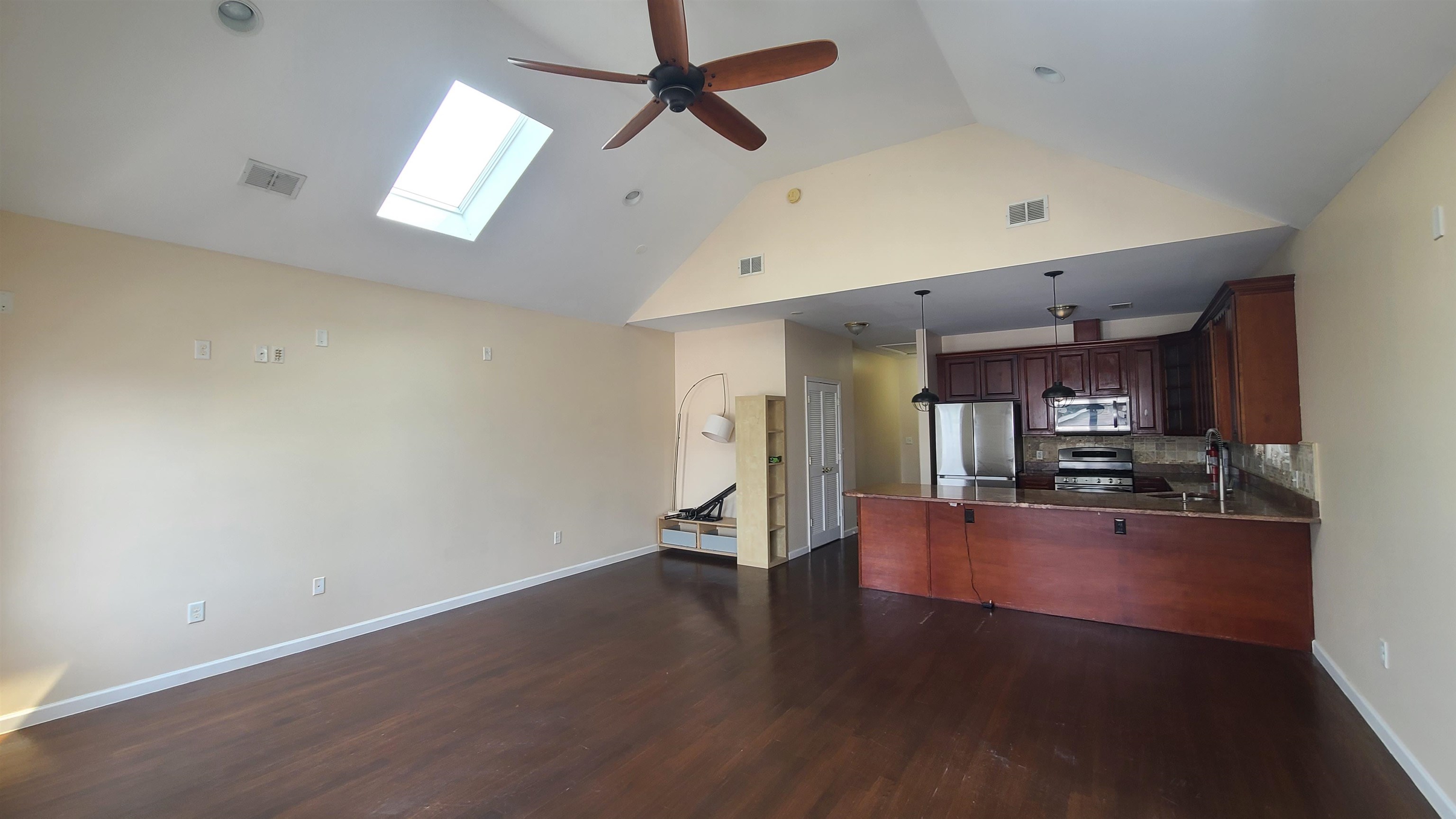 # 250016392 - For Rent in JERSEY CITY - Heights NJ