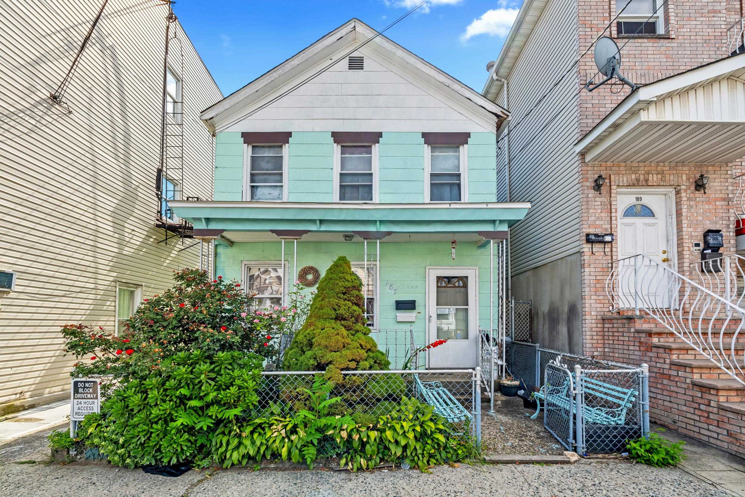 # 250016393 - For Rent in JERSEY CITY - Greenville NJ