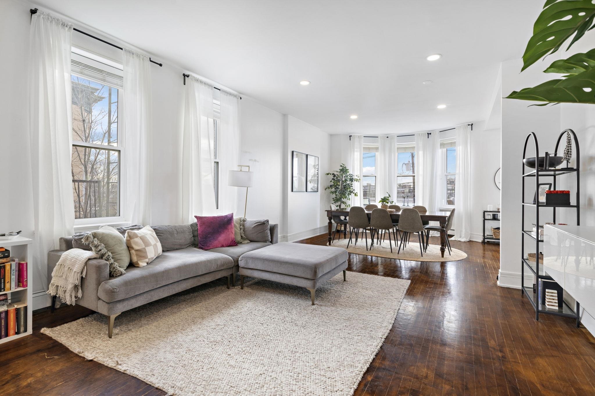 # 250016395 - For Rent in Weehawken NJ