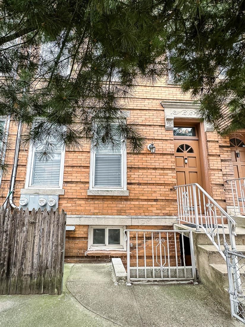 # 250016403 - For Rent in JERSEY CITY - West Bergen NJ