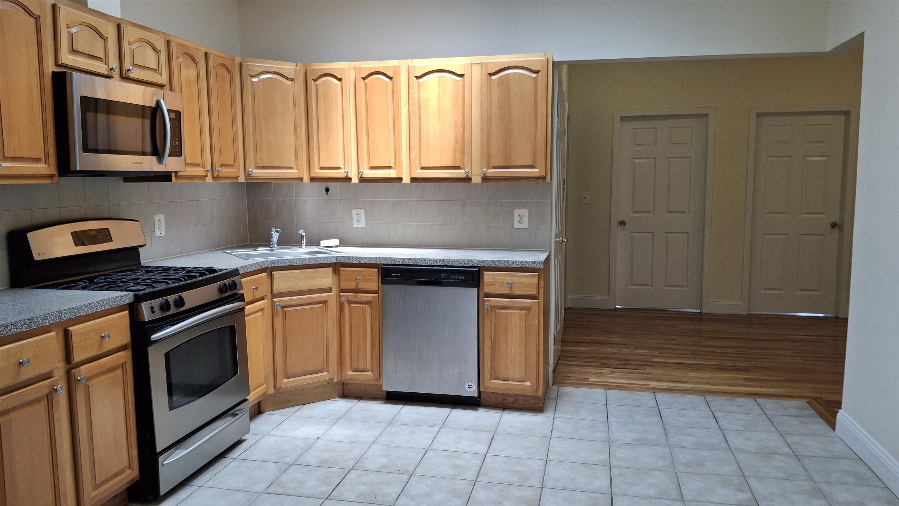 # 250016423 - For Rent in Union City NJ