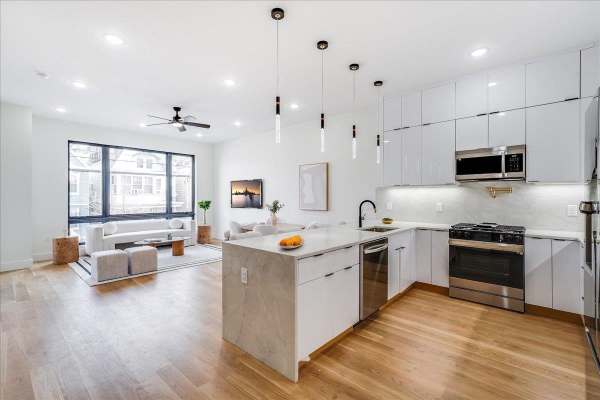# 250016430 - For Rent in JERSEY CITY - Greenville NJ
