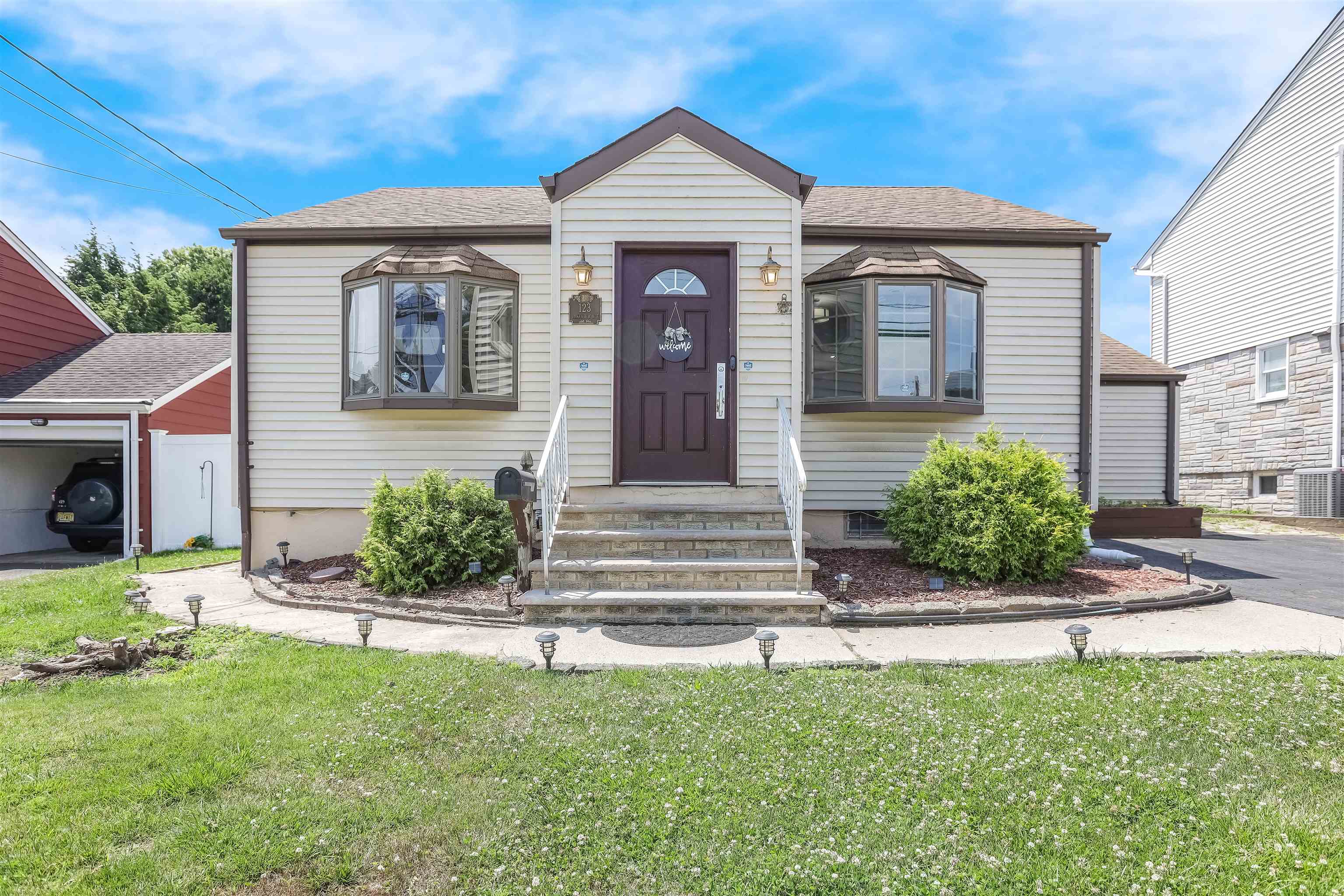 # 250016438 - For Rent in Little Ferry NJ