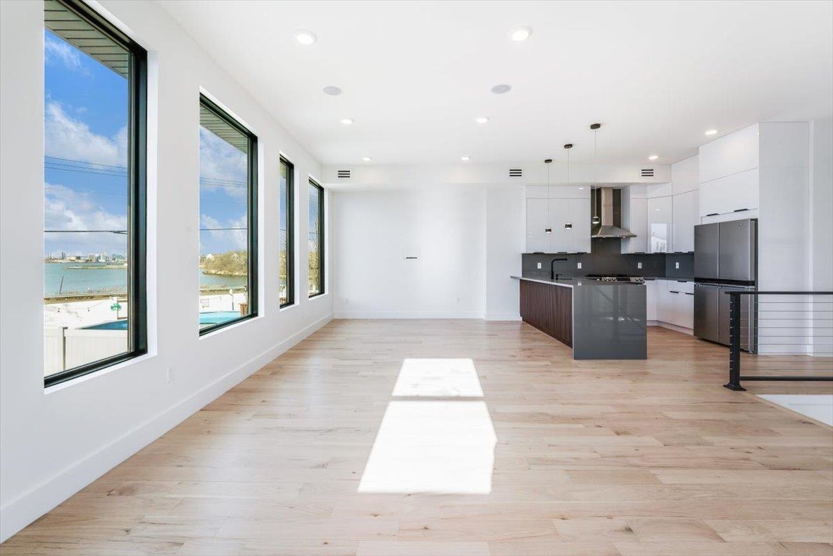 # 250016440 - For Rent in JERSEY CITY - West Bergen NJ