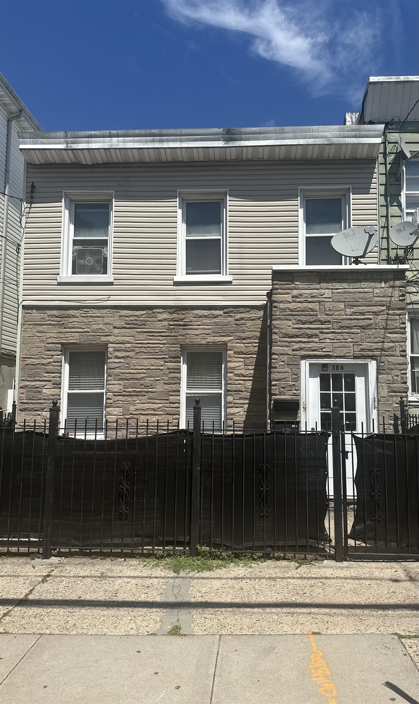 # 250016453 - For Rent in JERSEY CITY - West Bergen NJ
