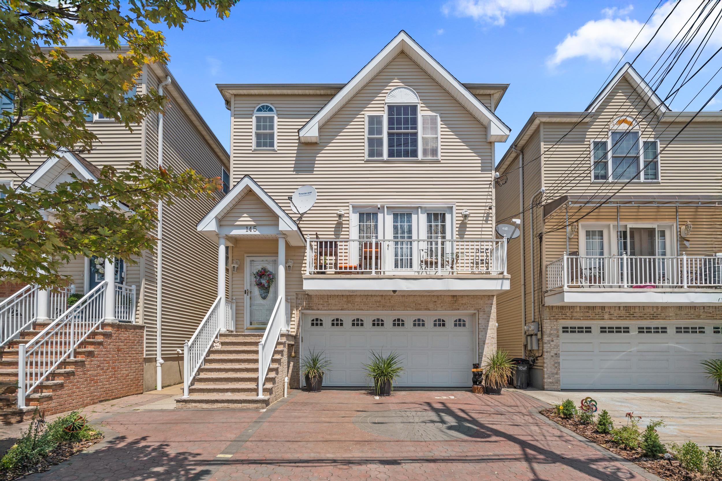 # 250016454 - For Rent in Bayonne NJ