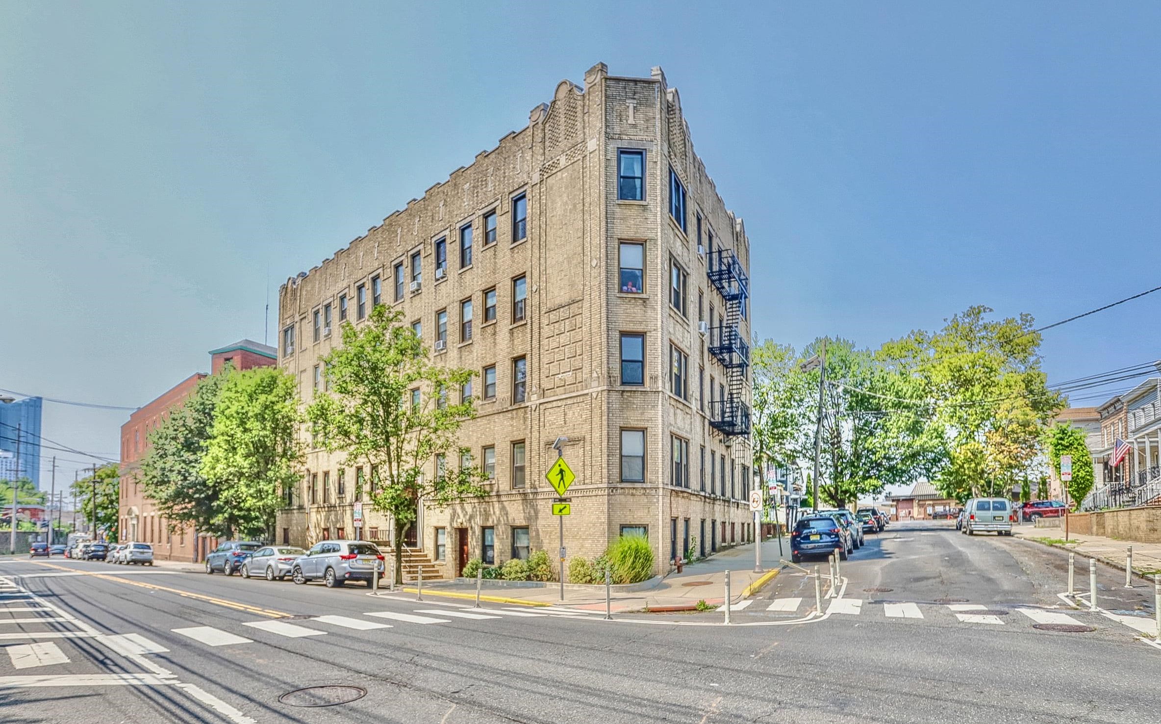 # 250016467 - For Rent in JERSEY CITY - Heights NJ