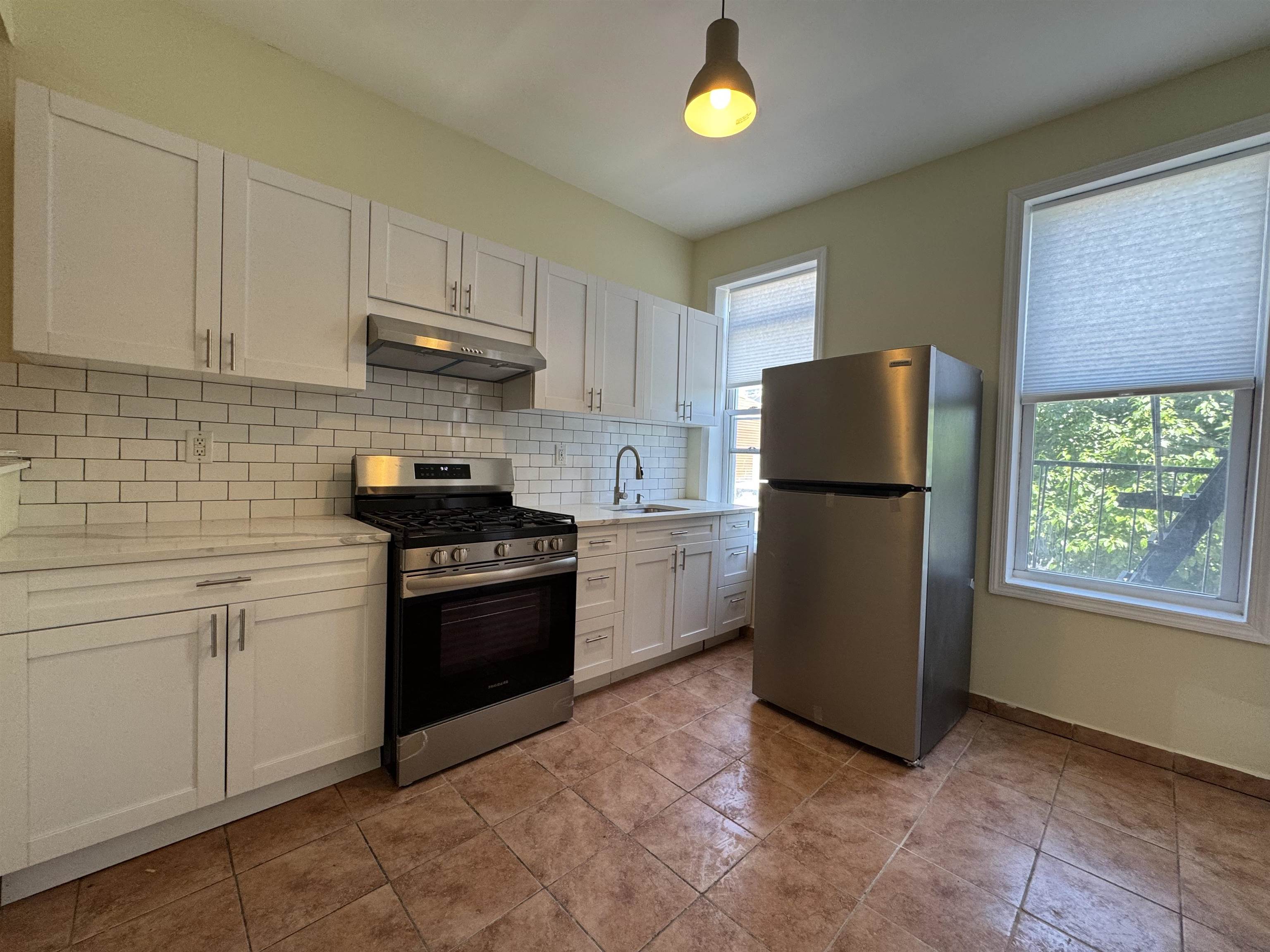 # 250016475 - For Rent in JERSEY CITY - Bergen-Lafayett NJ