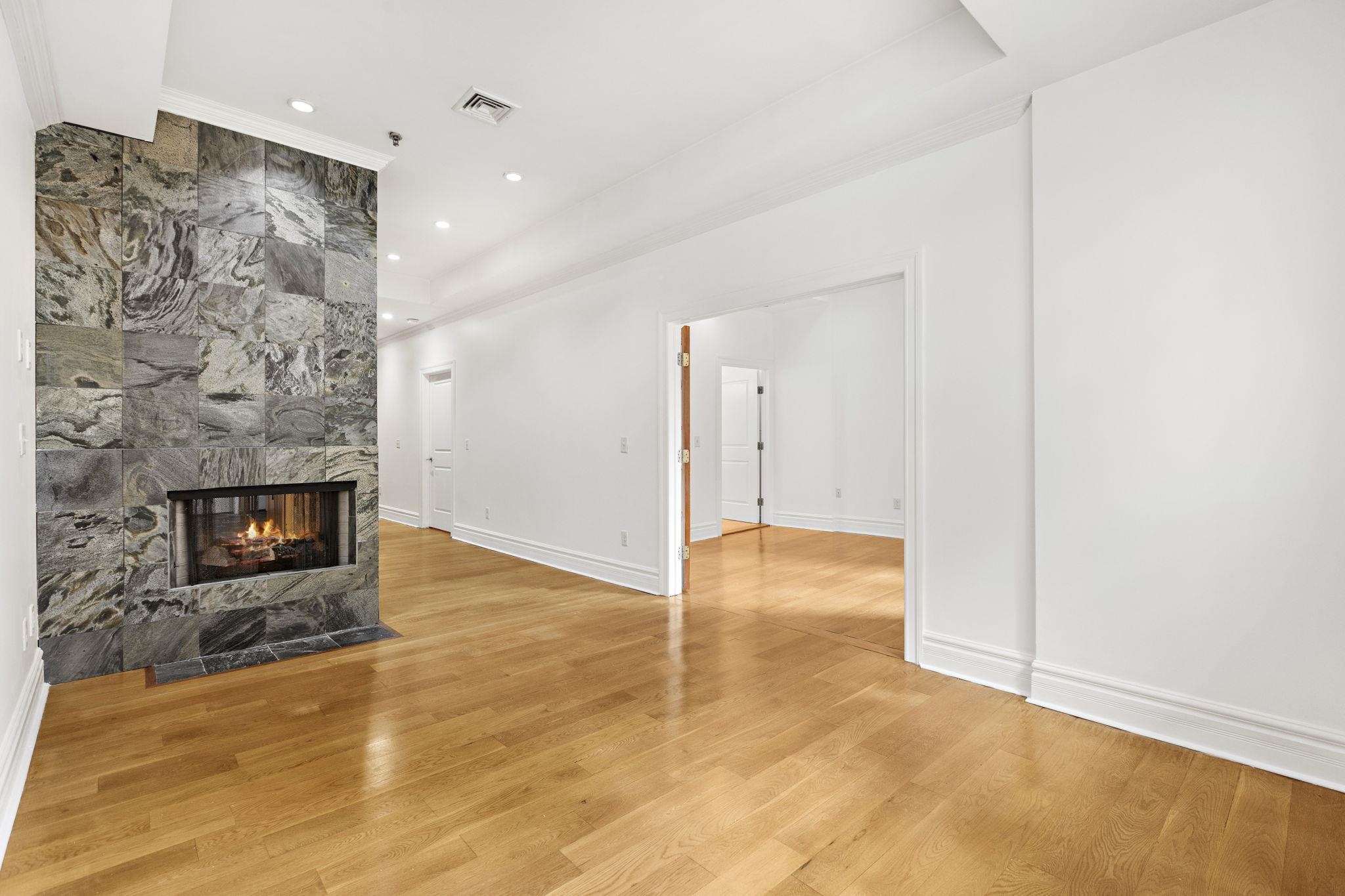 # 250016476 - For Rent in JERSEY CITY - Downtown NJ