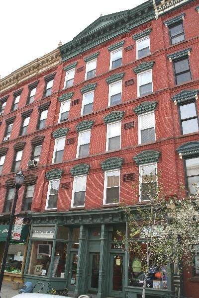 # 250016496 - For Rent in Hoboken NJ