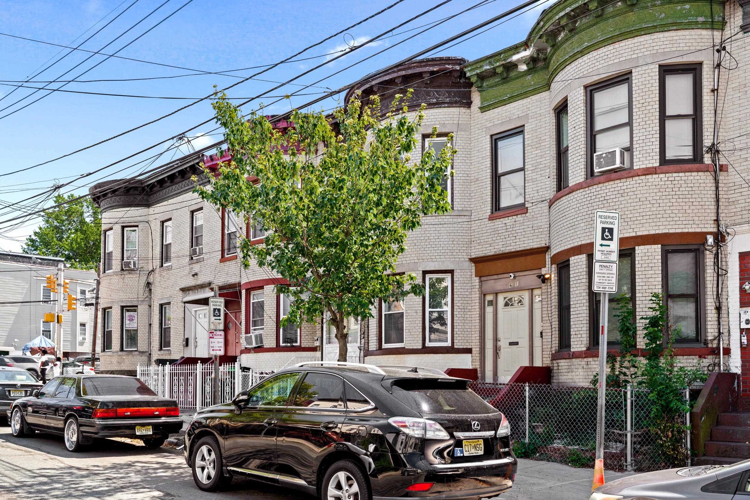 # 250016511 - For Rent in JERSEY CITY - West Bergen NJ