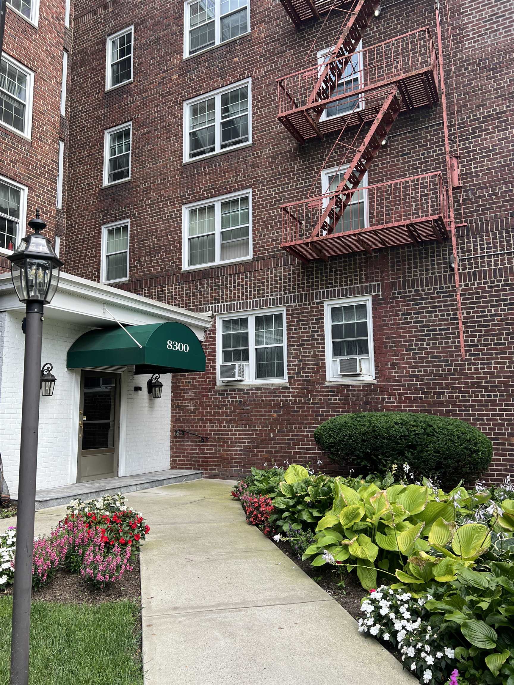 # 250016540 - For Rent in North Bergen NJ