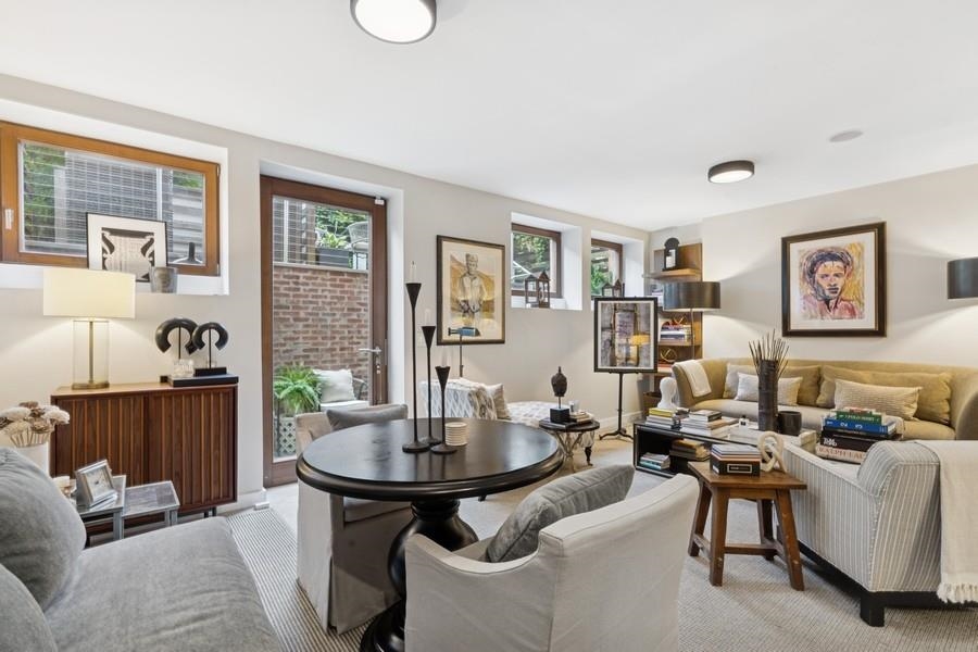 # 250016554 - For Rent in JERSEY CITY - Downtown NJ