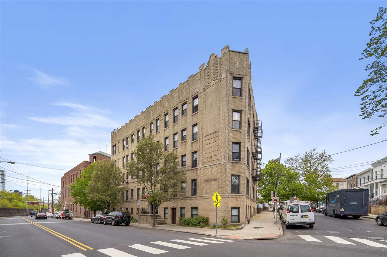 # 250016563 - For Rent in JERSEY CITY - Heights NJ