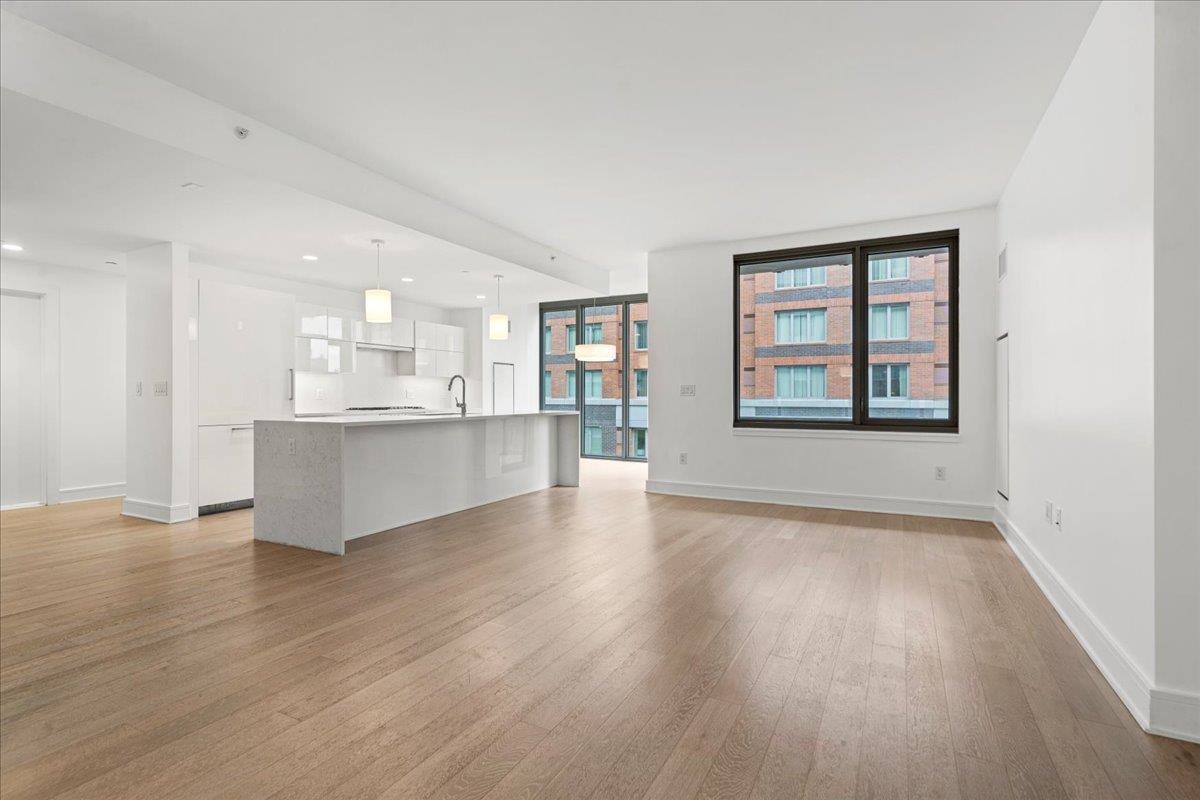 # 250016595 - For Rent in West New York NJ