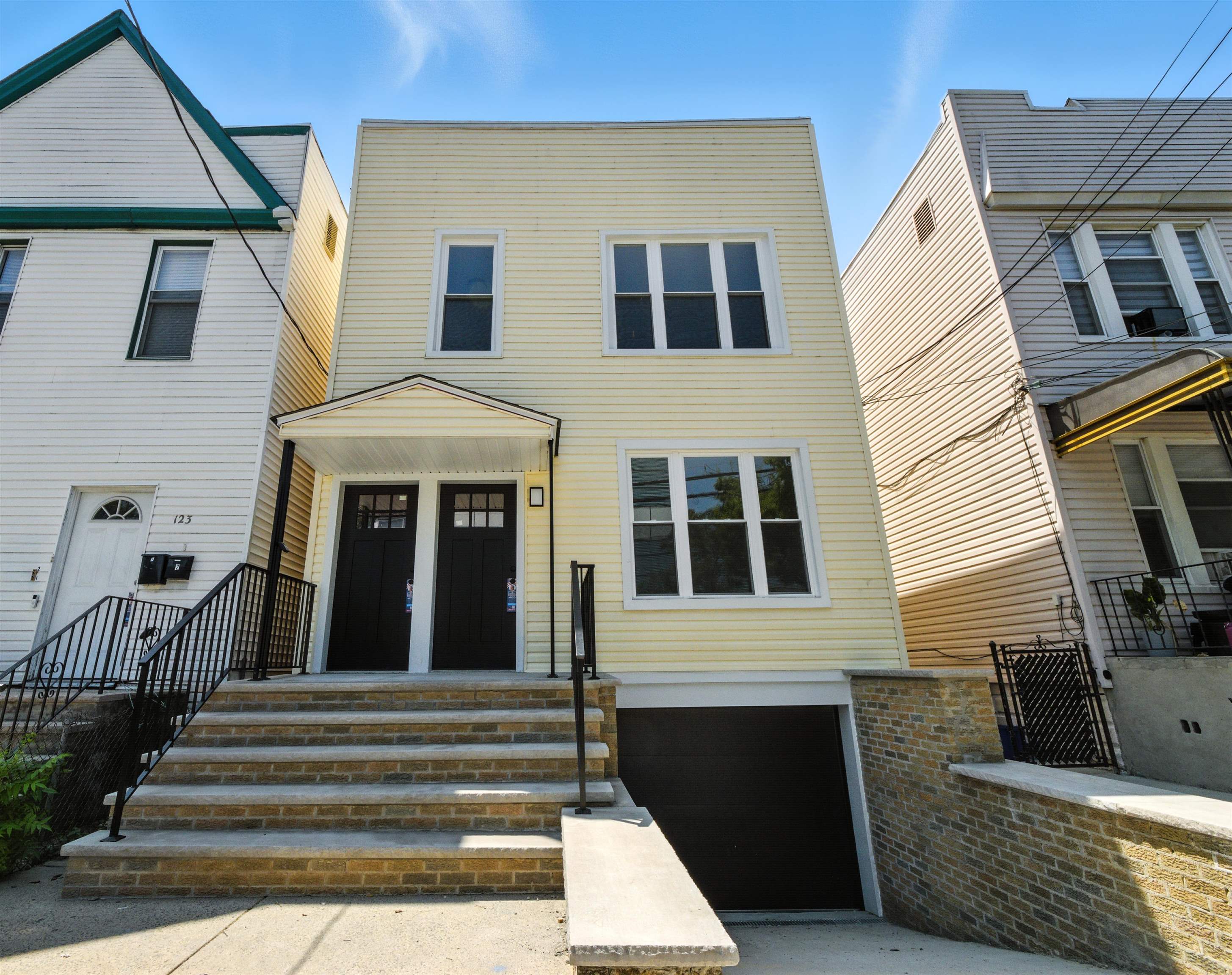 # 250016596 - For Rent in JERSEY CITY - Greenville NJ