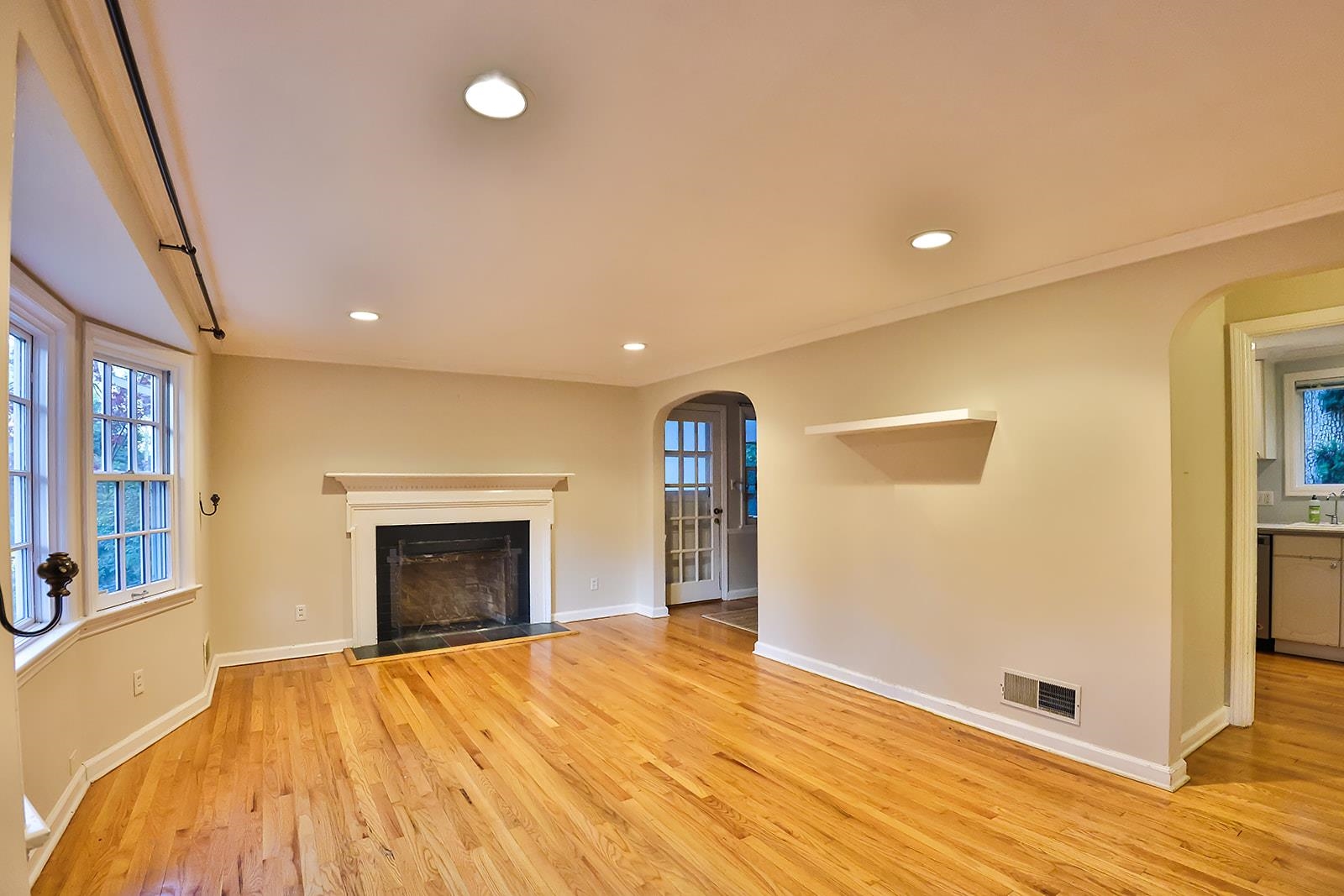# 250016607 - For Rent in Ridgewood NJ