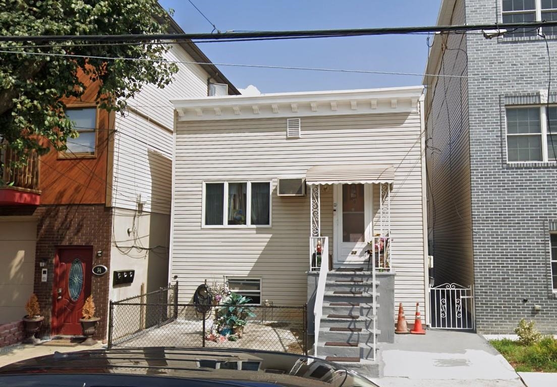 # 250016625 - For Rent in JERSEY CITY - Journal Square NJ