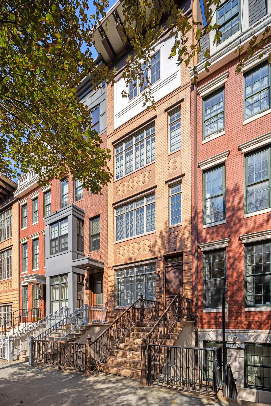 # 250016628 - For Rent in JERSEY CITY - Downtown NJ
