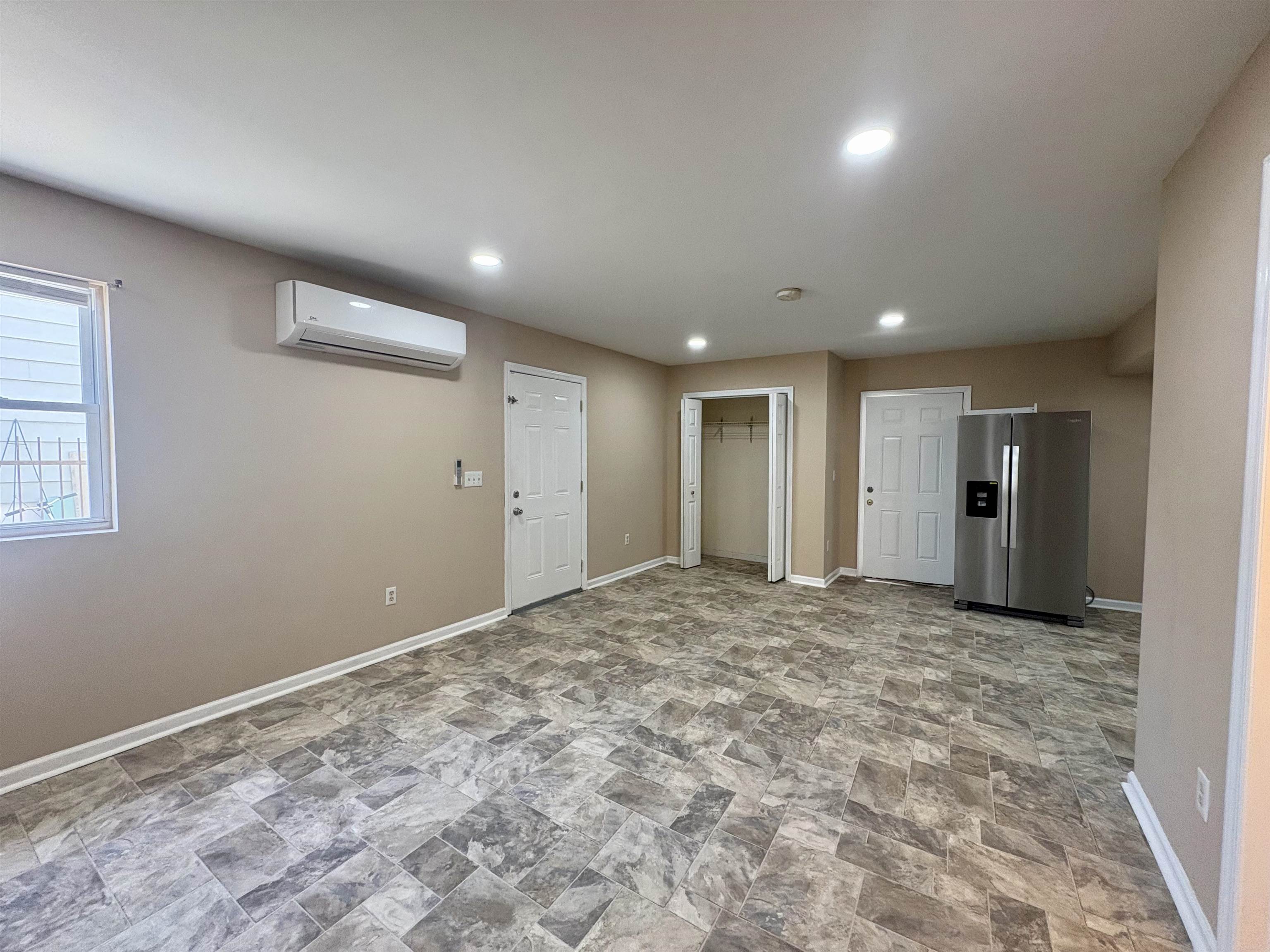 # 250016638 - For Rent in JERSEY CITY - Greenville NJ