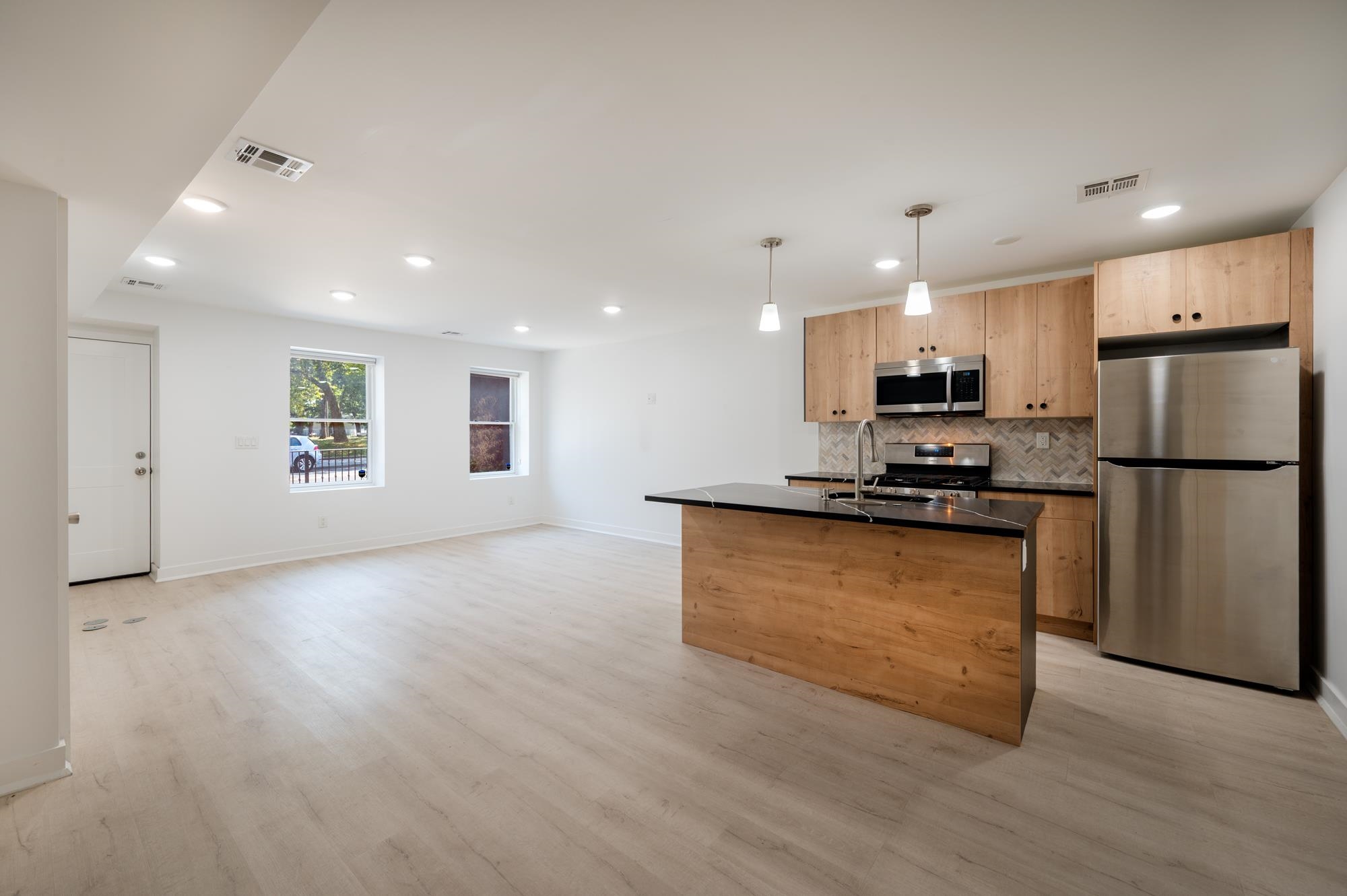 # 250016667 - For Rent in JERSEY CITY - Bergen-Lafayett NJ