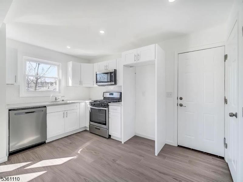 # 250016668 - For Rent in JERSEY CITY - Greenville NJ