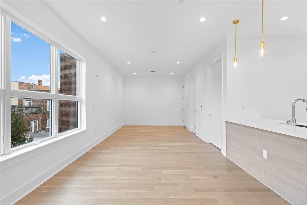 # 250016716 - For Rent in West New York NJ