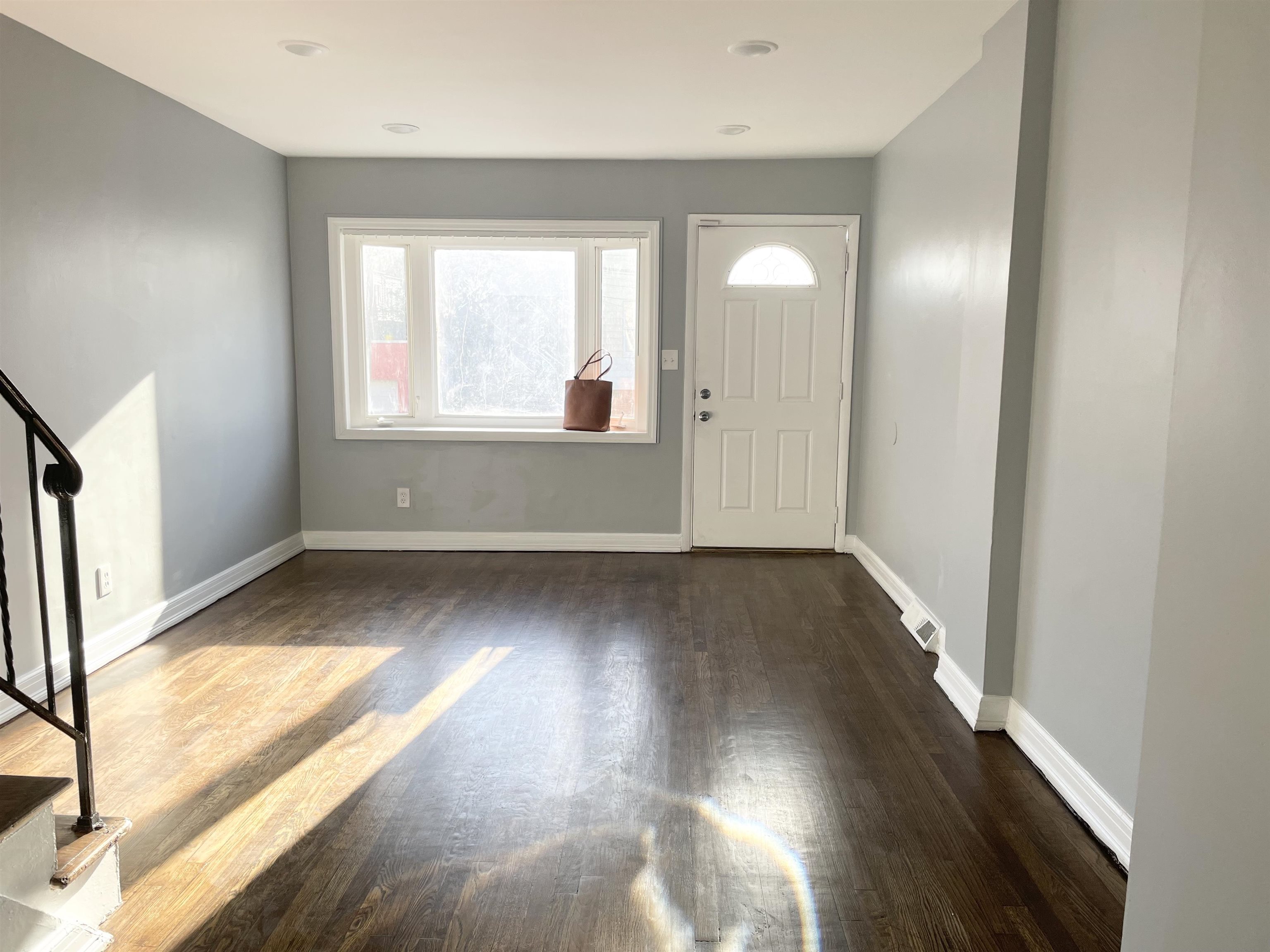 # 250016718 - For Rent in JERSEY CITY - Bergen-Lafayett NJ