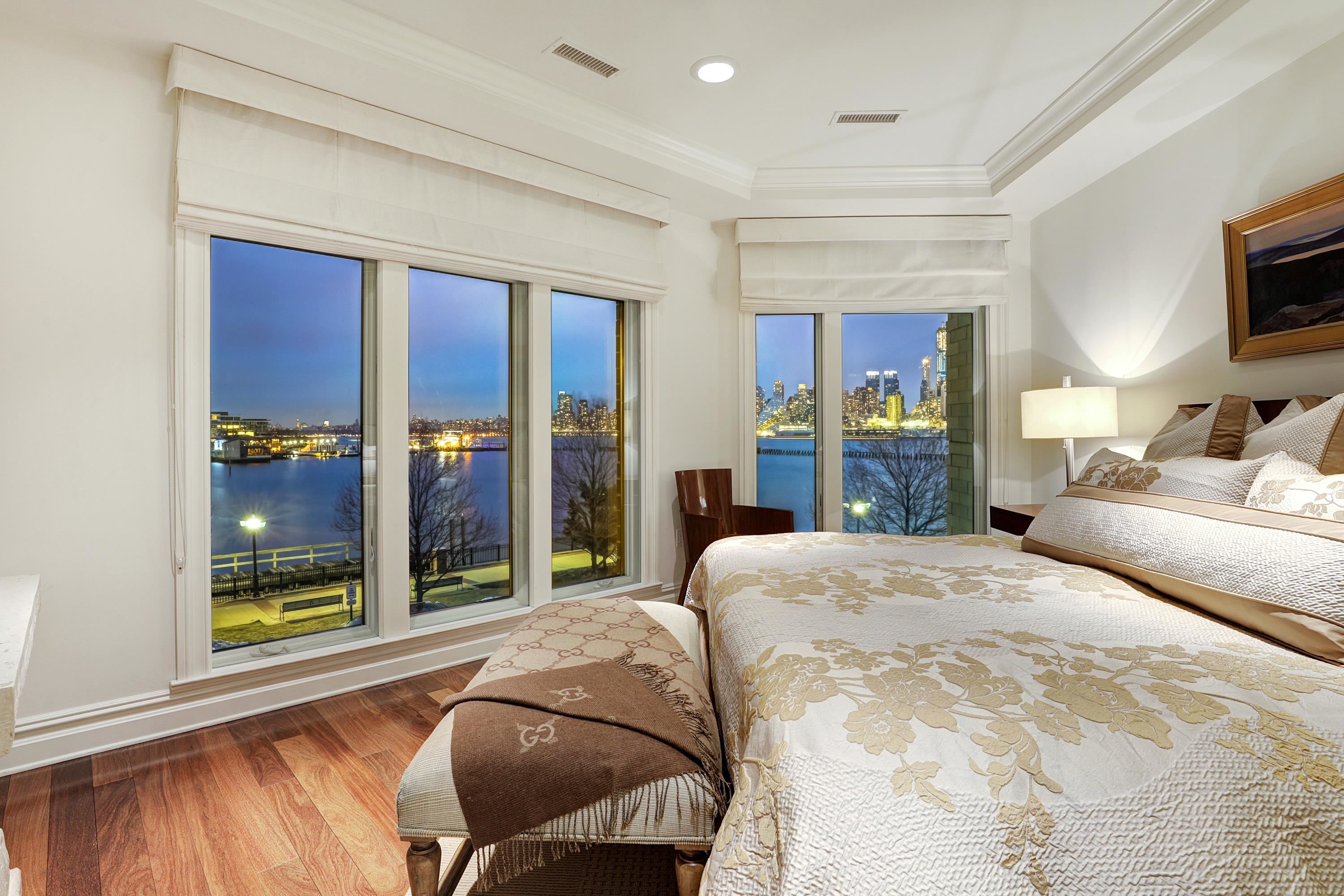 # 250016759 - For Rent in Weehawken NJ