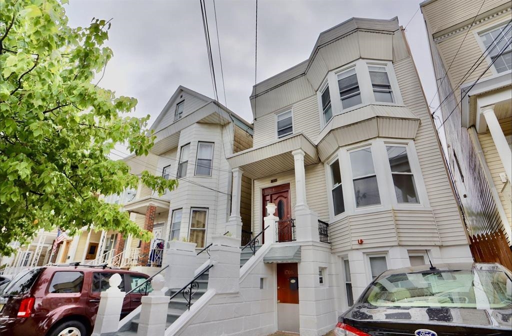 # 250016771 - For Rent in Union City NJ