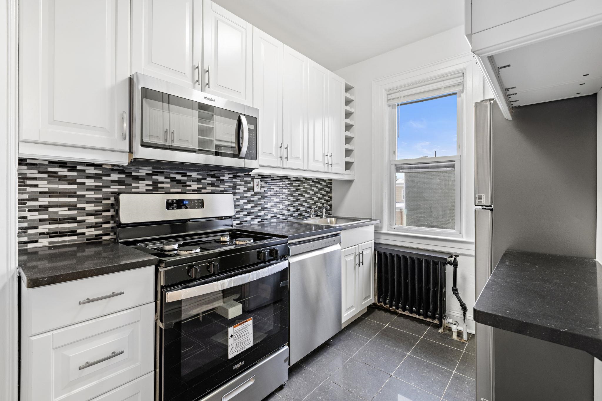 # 250016773 - For Rent in JERSEY CITY - Heights NJ