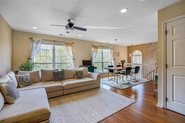 # 250016776 - For Rent in JERSEY CITY - West Bergen NJ