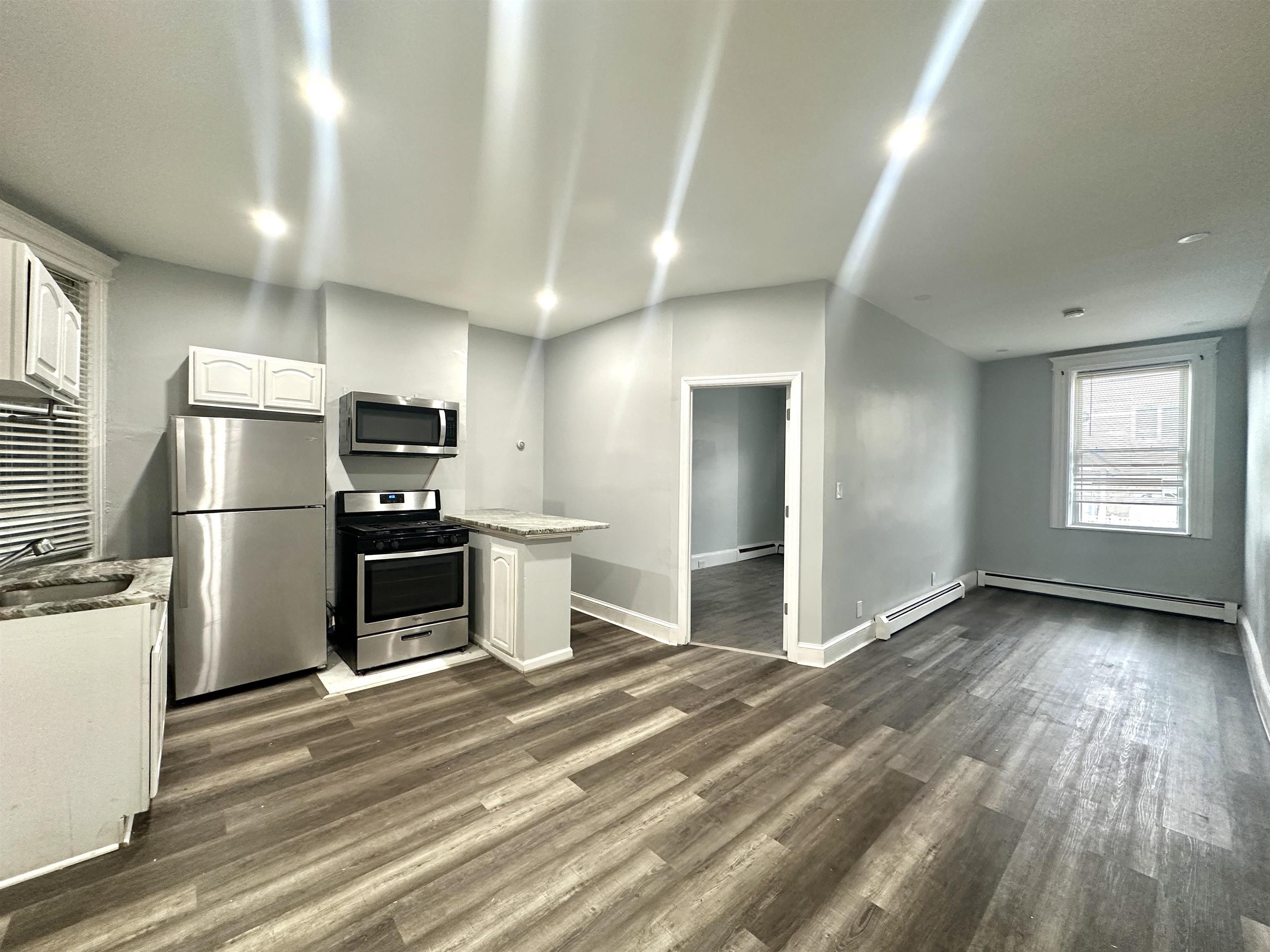 # 250016796 - For Rent in JERSEY CITY - Heights NJ