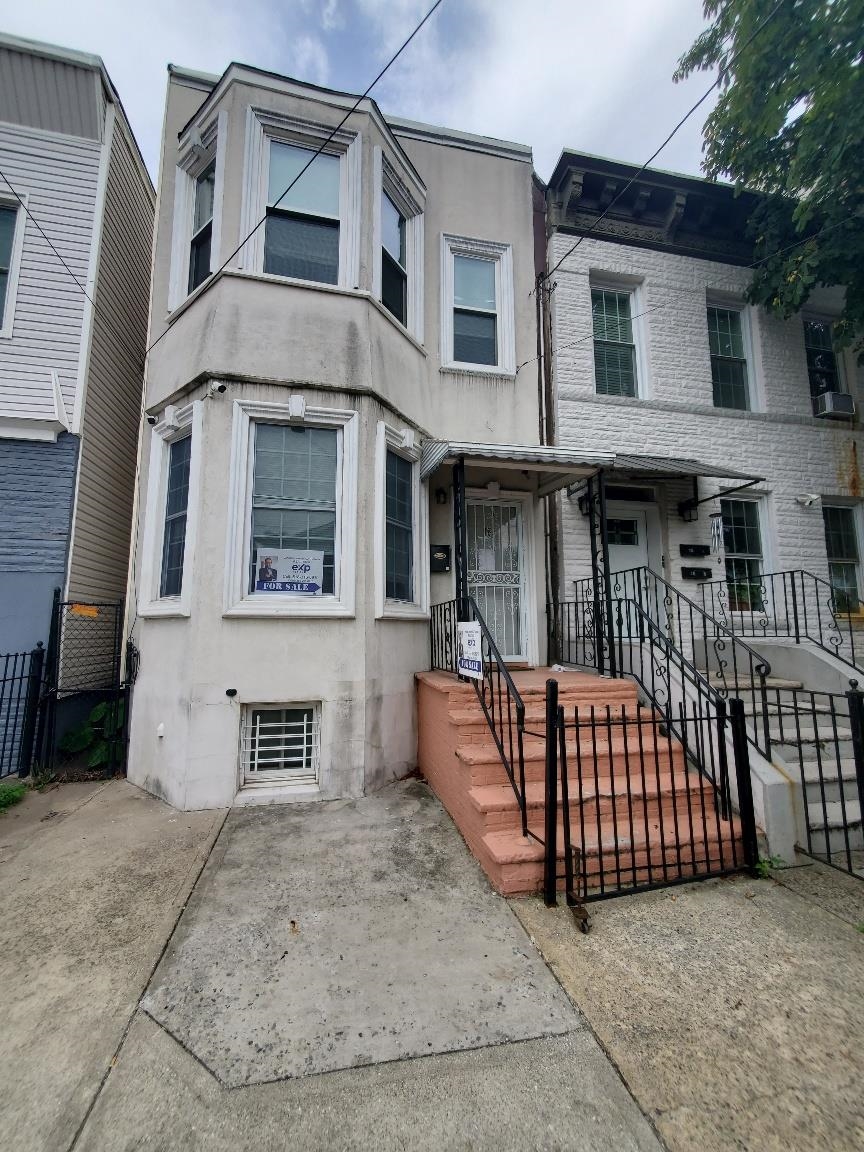 # 250016806 - For Rent in JERSEY CITY - Journal Square NJ