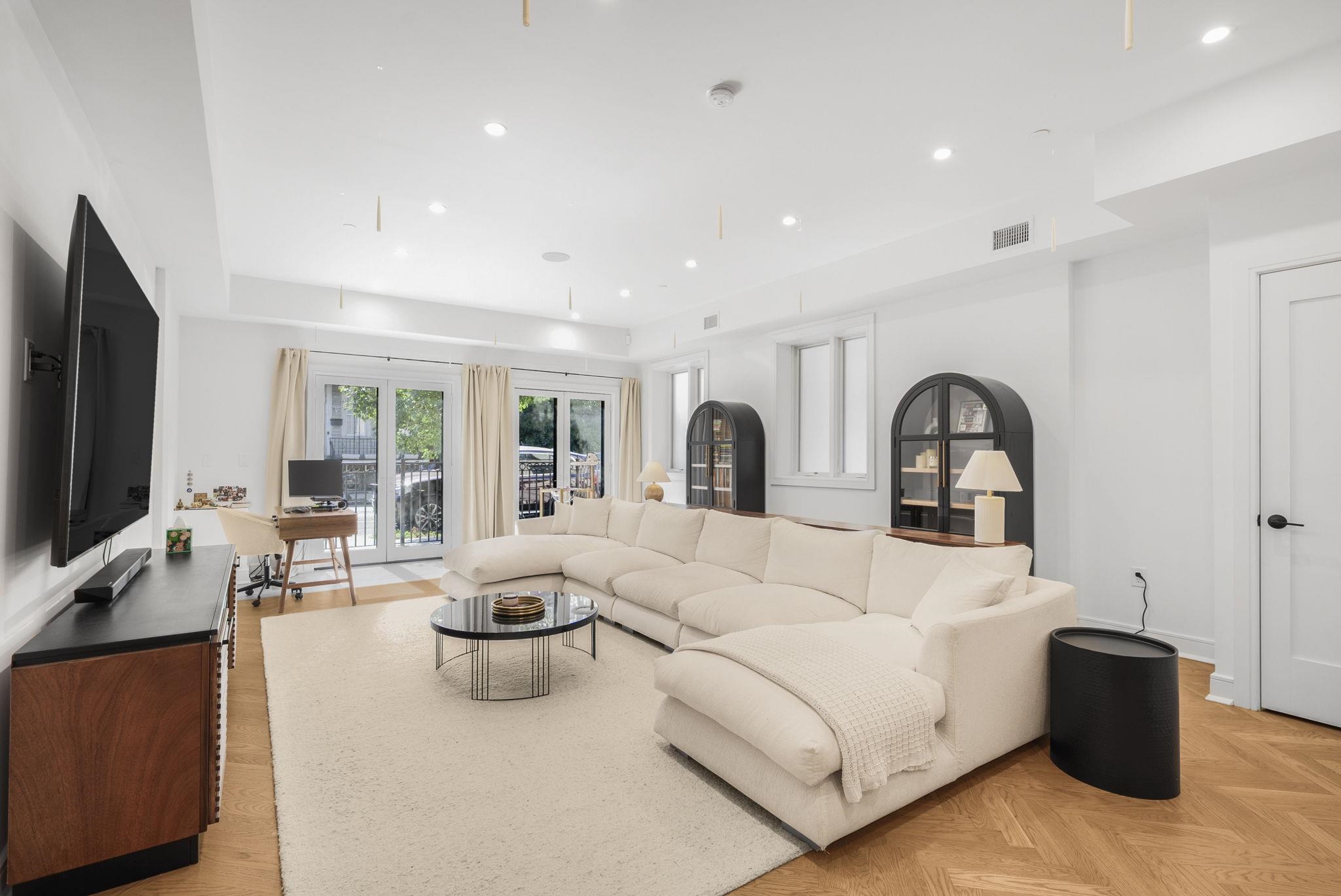 # 250016852 - For Rent in JERSEY CITY - Heights NJ