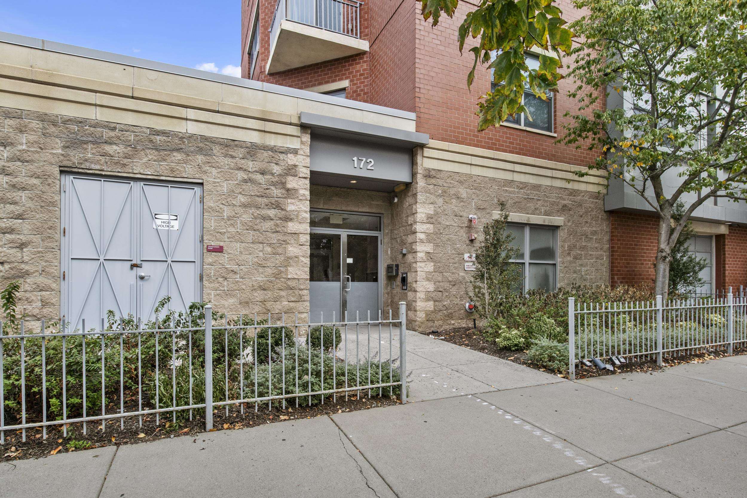 # 250016853 - For Rent in JERSEY CITY - West Bergen NJ