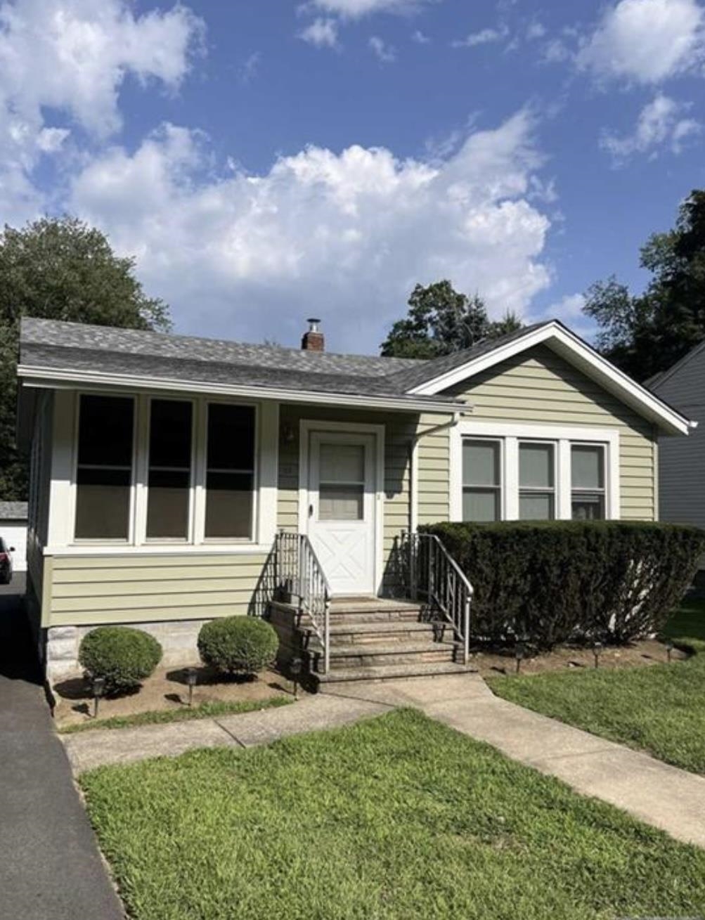# 250016856 - For Rent in Closter NJ