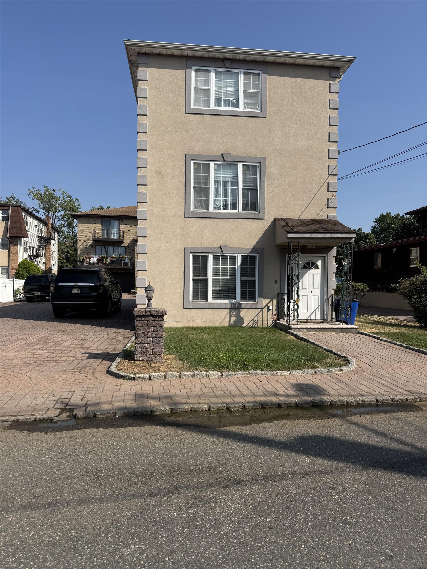 # 250016870 - For Rent in Secaucus NJ