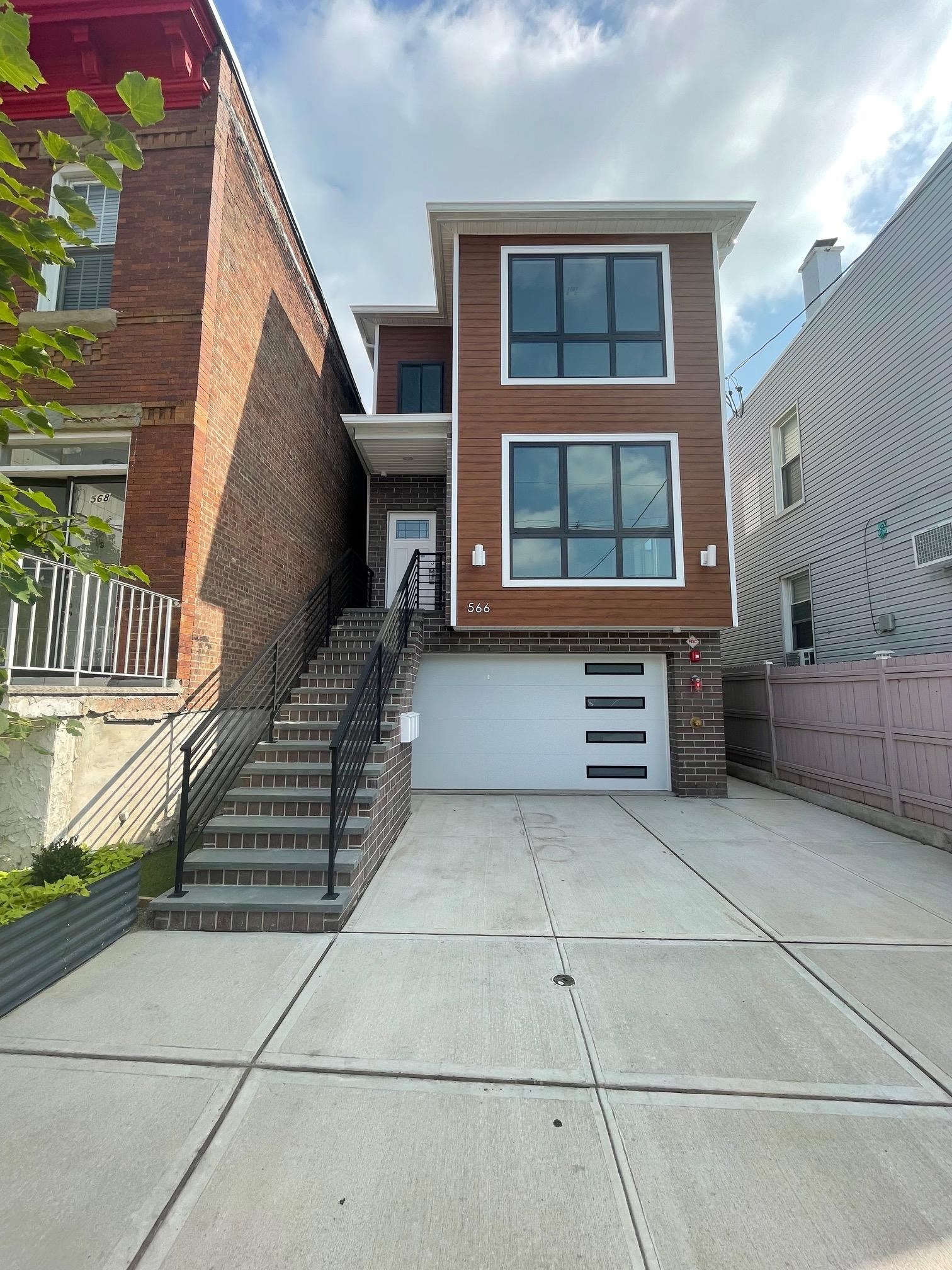 # 250016883 - For Rent in West New York NJ