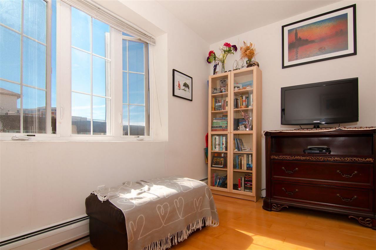 # 250016908 - For Rent in JERSEY CITY - Downtown NJ