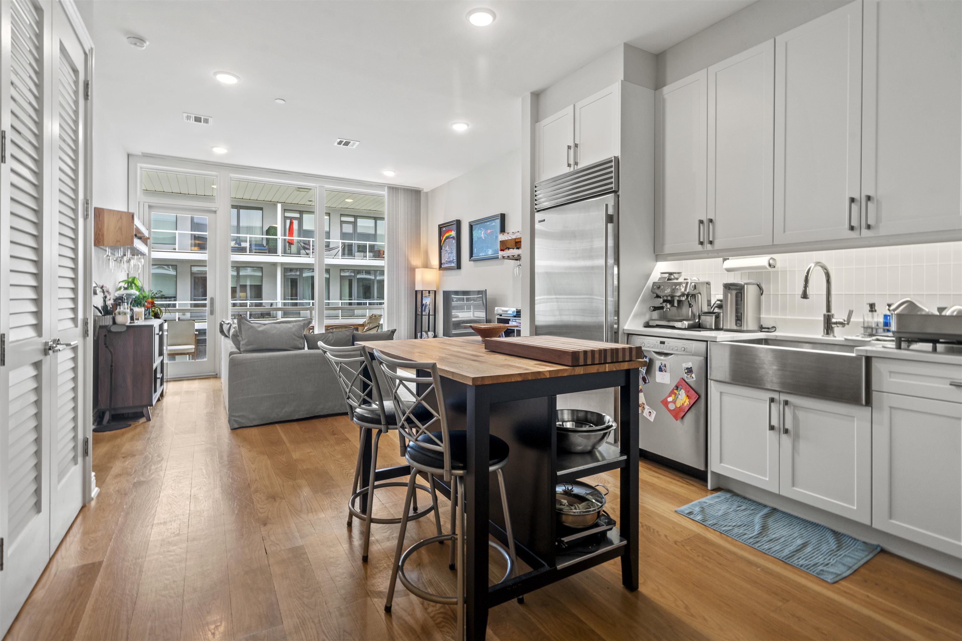 # 250016919 - For Rent in Edgewater NJ