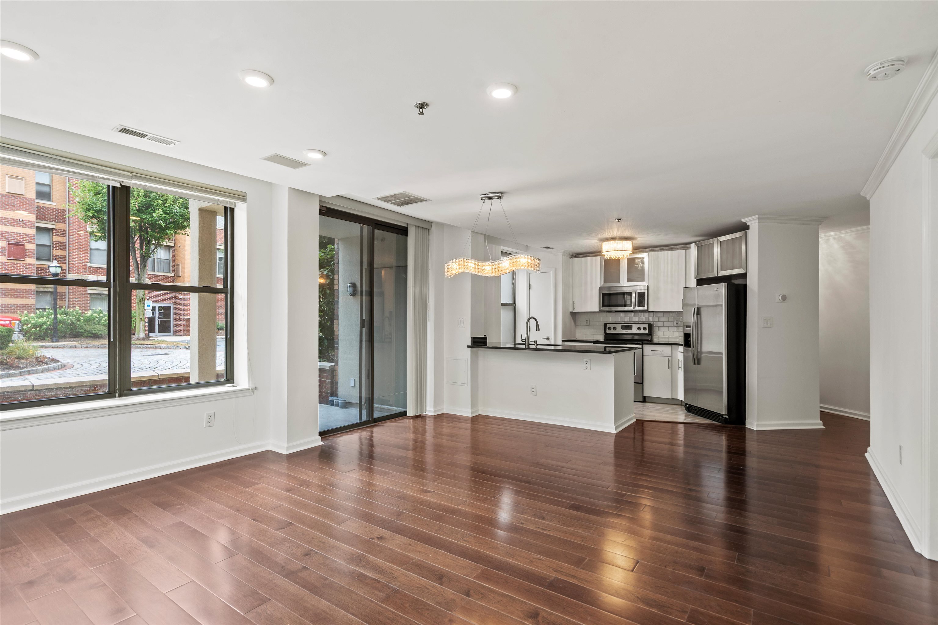 # 250016921 - For Rent in West New York NJ