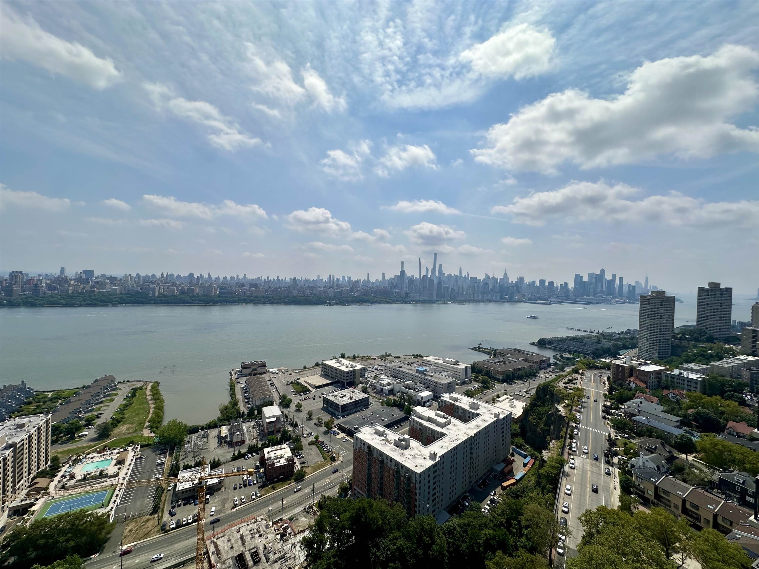 # 250016951 - For Rent in North Bergen NJ