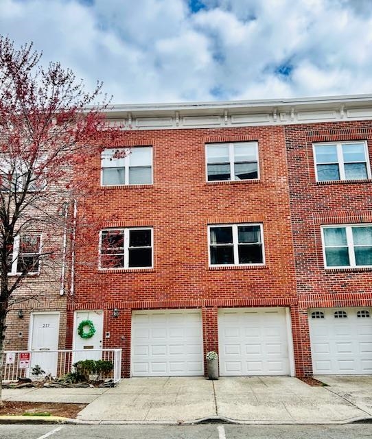 # 250016972 - For Rent in Hoboken NJ