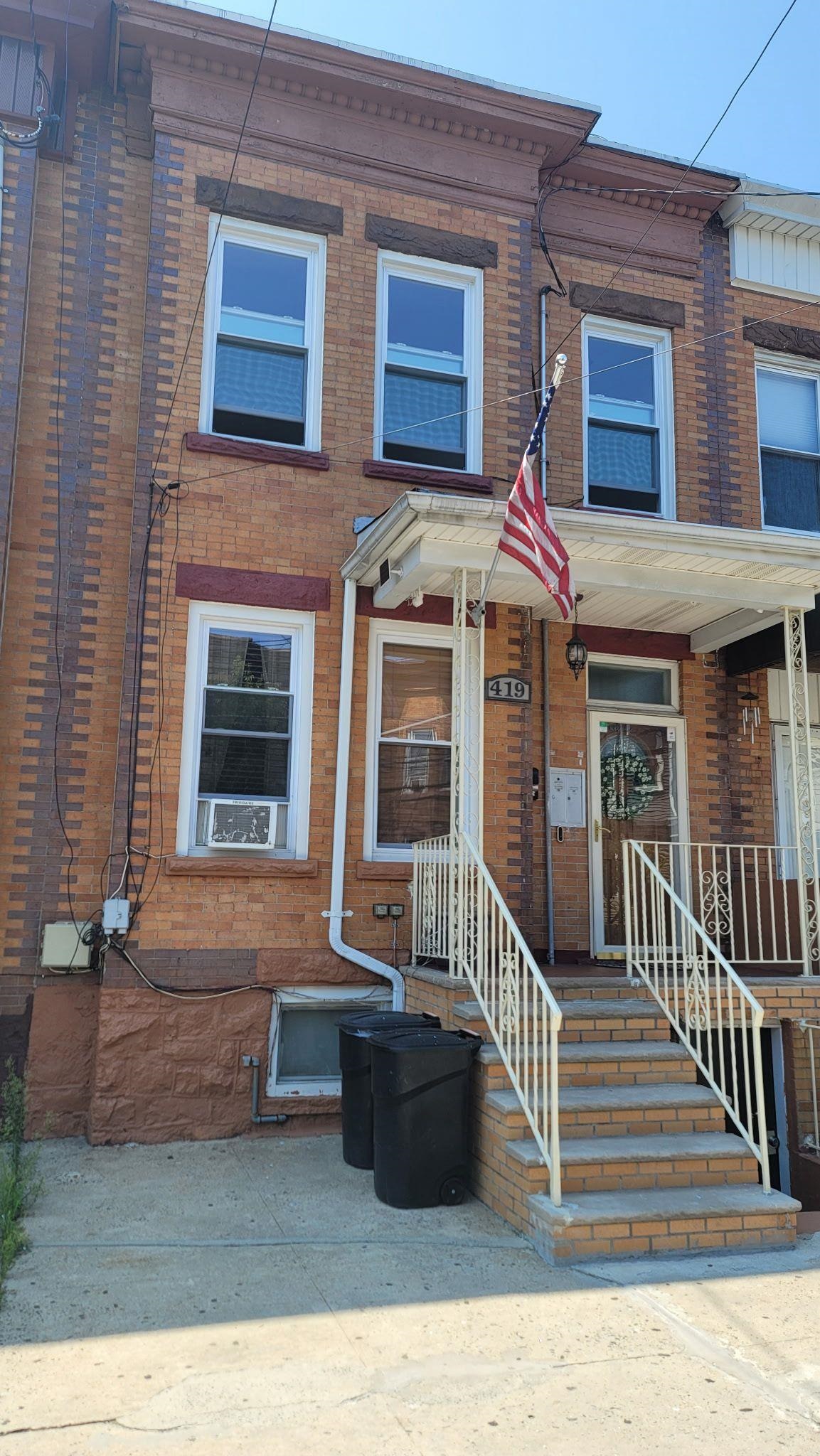 # 250016991 - For Rent in West New York NJ