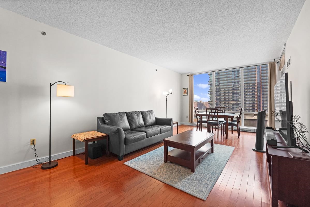 # 250017016 - For Rent in JERSEY CITY - Downtown NJ