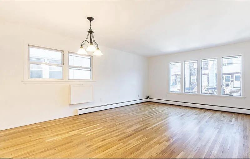 # 250017038 - For Rent in JERSEY CITY - Greenville NJ