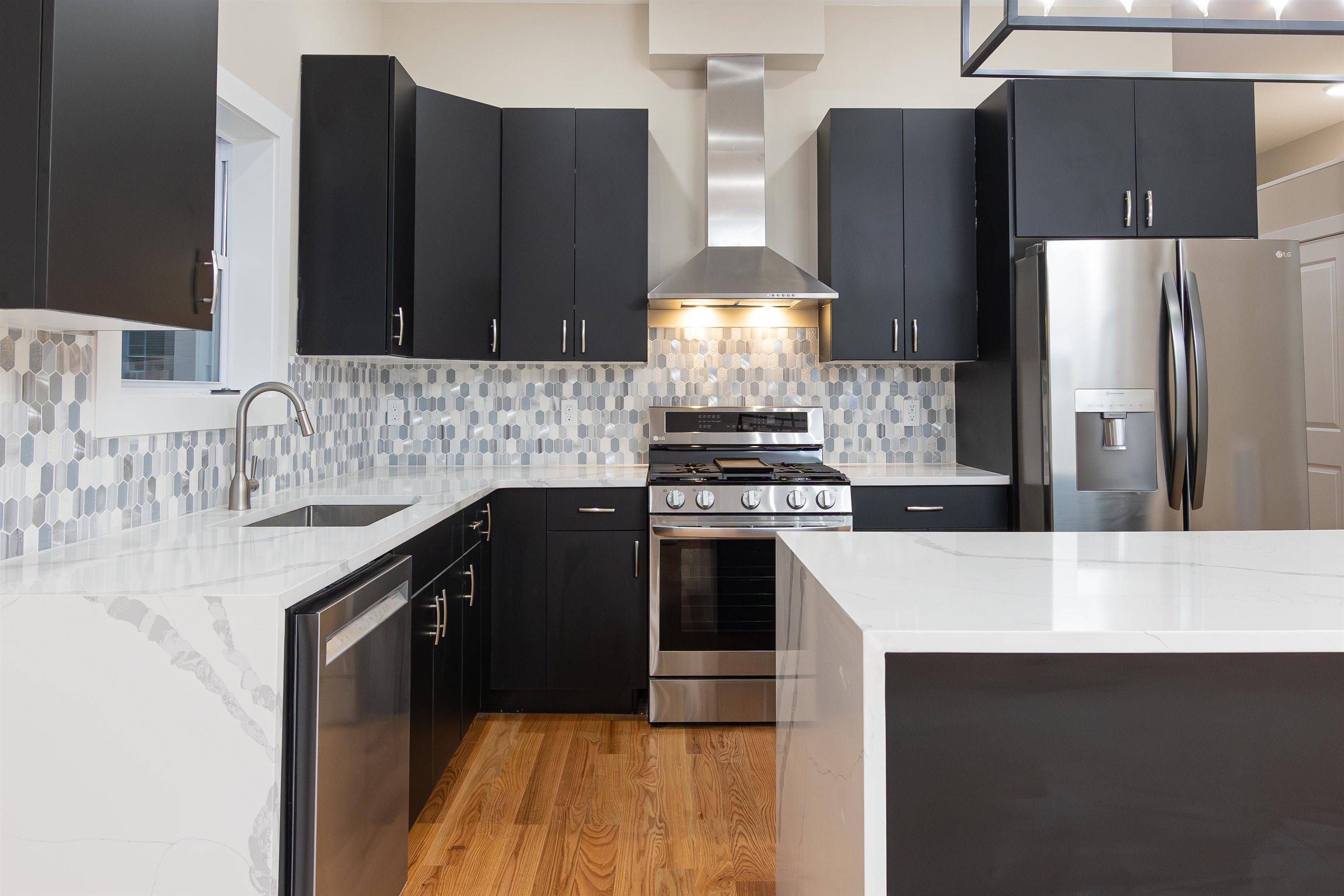 # 250017058 - For Rent in JERSEY CITY - West Bergen NJ