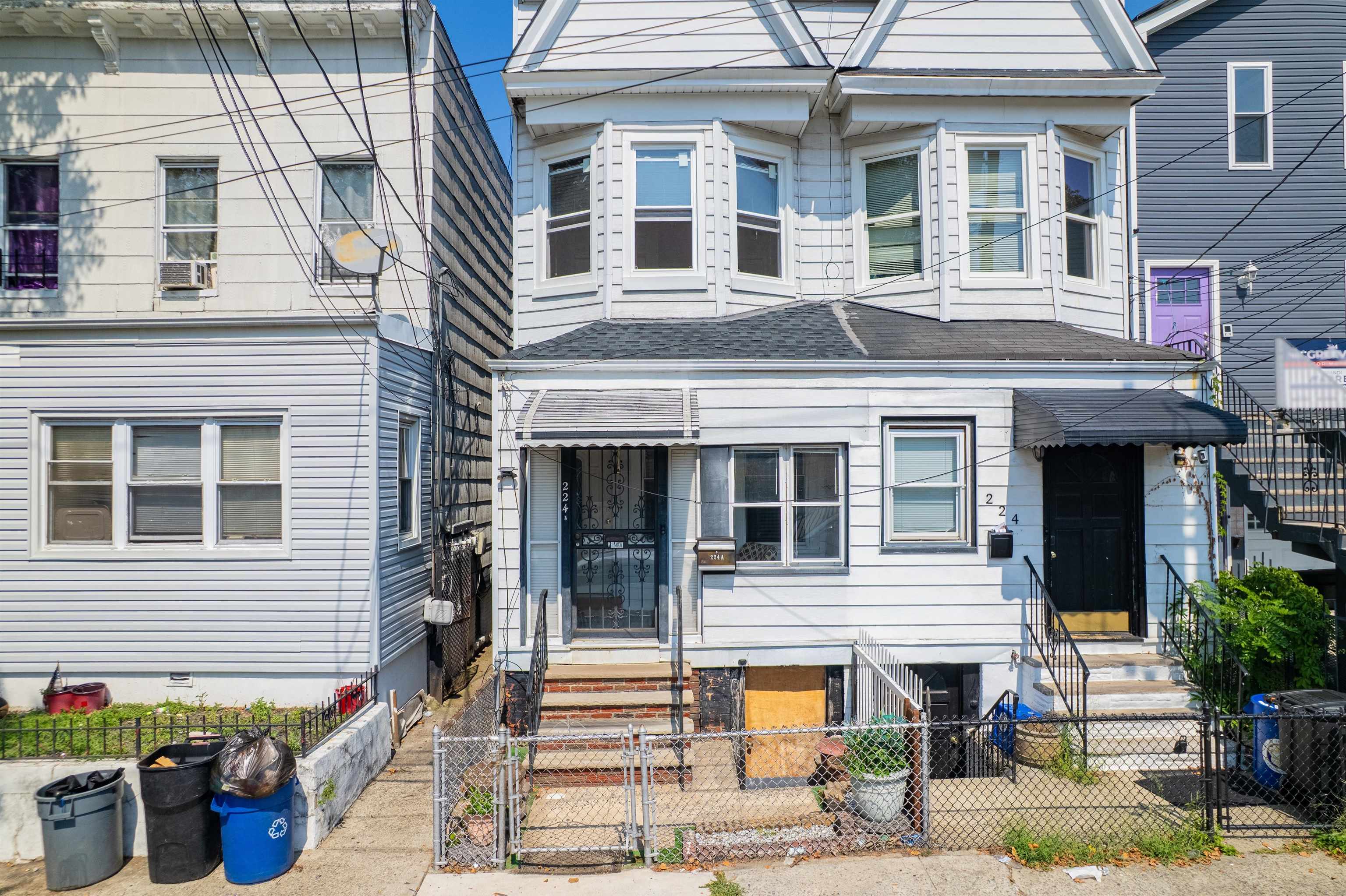 # 250017100 - For Rent in JERSEY CITY - Greenville NJ